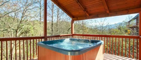 Tina de hidromasaje al aire libre