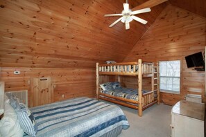 5 Schlafzimmer, Schreibtisch, kostenloses WLAN, Bettwäsche