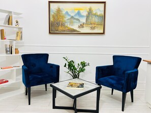 Interior - Chic apartment with WiFi and AC in the center of Almaty (Almaty)