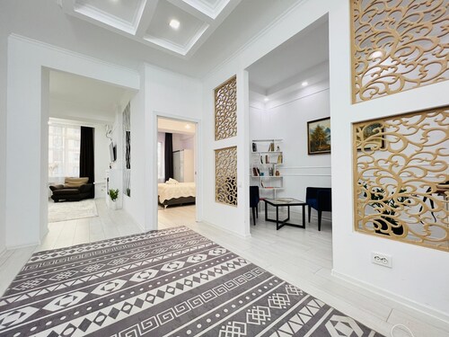 Chic apartment with WiFi and AC in the center of Almaty