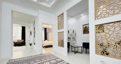 Chic apartment with WiFi and AC in the center of Almaty