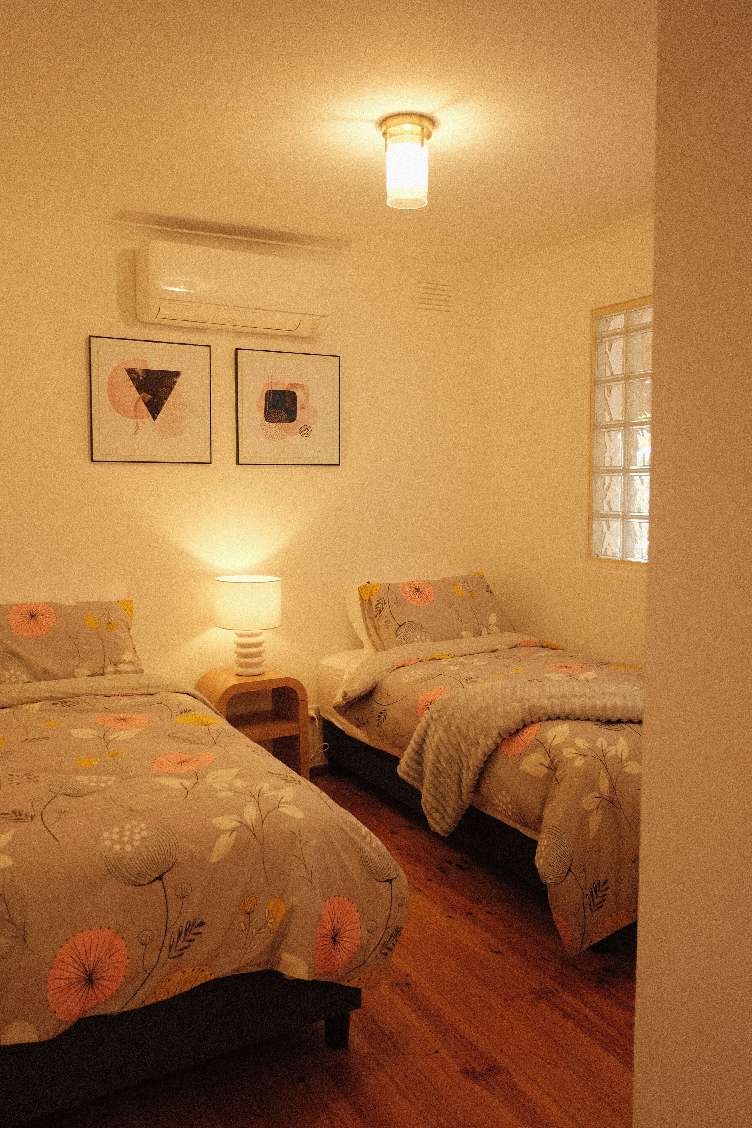 3 多间卧室、熨斗/熨衣板、WiFi、床单