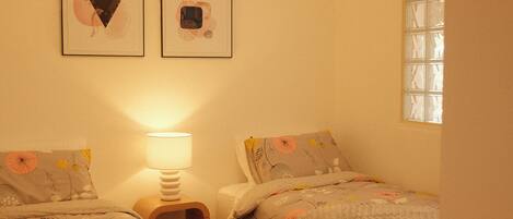 3 soverom, strykejern/-brett, wi-fi og sengetøy