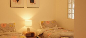 The Viridian - A Cosy Urban Retreat