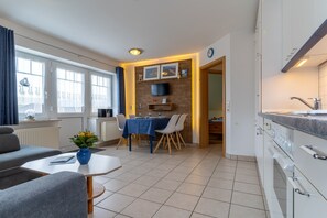 Apartment | Dining - Ferienwohnung in Tating-formerly TUI Ferienhaus (Tating)