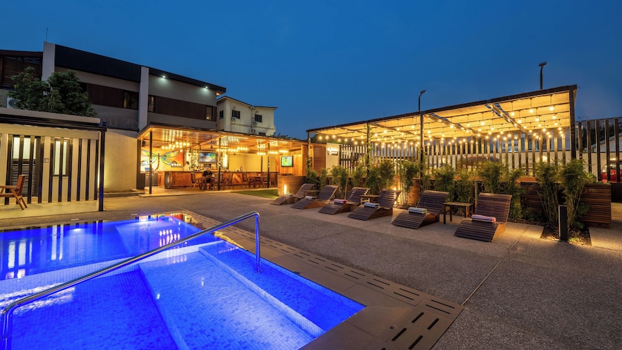 Eden Gardens Hotel