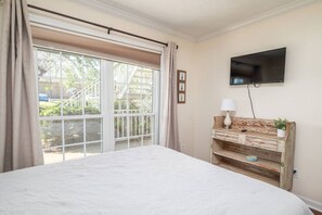 2 slaapkamers, een strijkplank/strijkijzer, wifi, beddengoed
