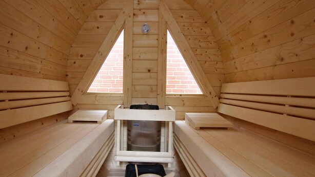 Una sauna in legno con panche, seduta, schienale, gamba, base, supporto, cuscino, supporto cuscino, base supporto cuscino, supporto base cuscino, supporto supporto base cuscino, supporto supporto supporto base cuscino, supporto supporto supporto supporto base cuscino, supporto supporto supporto supporto supporto base cuscino, supporto supporto supporto supporto supporto supporto base cuscino, supporto supporto supporto supporto supporto supporto supporto base cuscino, supporto supporto supporto supporto supporto supporto supporto supporto base cuscino, supporto supporto supporto supporto supporto supporto supporto supporto supporto base cuscino, supporto supporto supporto supporto supporto supporto supporto supporto supporto supporto base cuscino, supporto supporto supporto supporto supporto supporto supporto supporto supporto supporto supporto supporto base cuscino, supporto supporto supporto supporto supporto supporto supporto supporto supporto supporto supporto supporto supporto base cuscino, supporto supporto supporto supporto supporto supporto supporto supporto supporto supporto supporto supporto supporto supporto base cuscino, supporto supporto supporto supporto supporto supporto supporto supporto supporto supporto supporto supporto supporto supporto supporto base cuscino, supporto supporto supporto supporto supporto supporto supporto supporto supporto supporto supporto supporto supporto supporto supporto supporto base cuscino, supporto supporto supporto supporto supporto supporto supporto supporto supporto supporto supporto supporto supporto supporto supporto supporto supporto base cuscino, supporto supporto supporto supporto supporto supporto supporto supporto supporto supporto supporto supporto supporto supporto supporto supporto supporto supporto base cuscino, supporto supporto supporto supporto supporto supporto supporto supporto supporto supporto supporto supporto supporto supporto supporto supporto supporto supporto supporto base cuscino