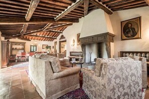 House | Living room - Belvilla by OYO Villa Angelica (Monsummano Terme)