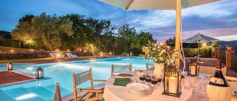 Casa | Piscina | Piscina interna, piscina externa