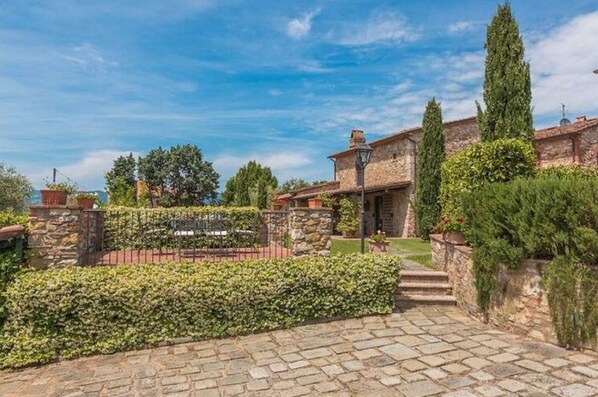 House | Terrace/patio