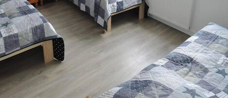 House | 2 bedrooms, individually furnished, bed sheets