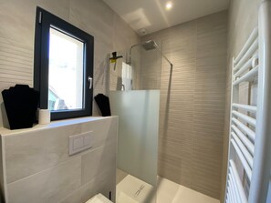 House | Bilik Mandi