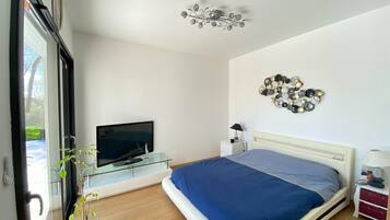 Nhà | 3 phòng ngủ, trang bị nội thất với thiết kế riêng biệt, bộ trải giường