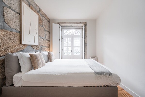 2 bedrooms, desk, iron/ironing board, Internet - GuestReady - Grandeur River Front (Porto)