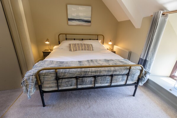 2 室のベッドルーム、アイロン / アイロン台、WiFi