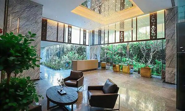 Reception - Serenity Sky Suites in Distrist 3 (Ho Chi Minh City)