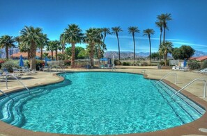 Pool - VIVA LA VACAY: Golf+Pickle Ball+Pools+Tennis+Walk to COACHELLA/STAGECOACH (Indio)