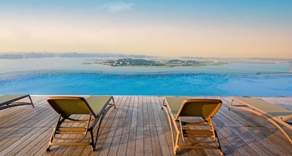 Premier Apartment in A La Carte Ha Long Bay
