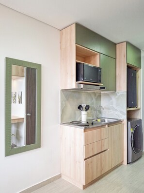 Fridge, microwave, stovetop, coffee/tea maker - Incredible 5 star Apartaloft - Zona Norte Bogotá  (Bogotá)