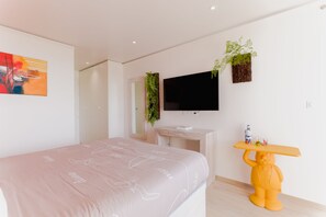 1 habitación, tabla de planchar con plancha, wifi y ropa de cama