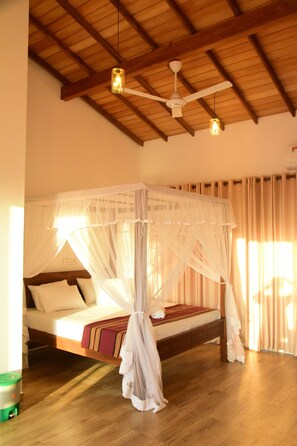 WiFi, bed sheets