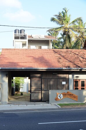 Exterior - Dady`s Place `63` German standard with Singalese charm - beach in 2 min (Dodanduwa)