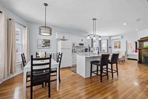Dining - Heritage Harbour 2 Bed 2 Bath Close to Waterfront (Charlottetown)