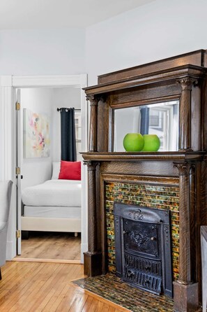 2 habitaciones, tabla de planchar con plancha, cuna de viaje y wifi 