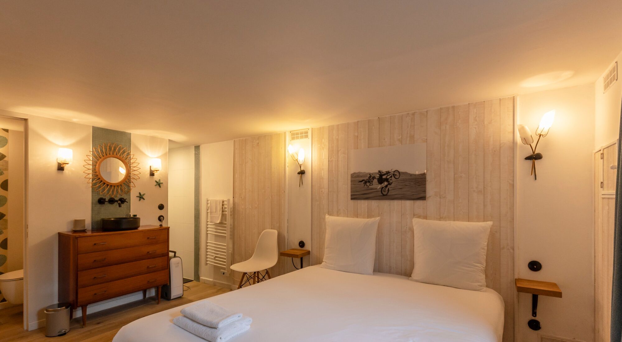 3 slaapkamers, een strijkplank/strijkijzer, wifi, beddengoed