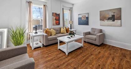 Stylish & Comfy 2 Bedroom Apt Downtown Ch'town