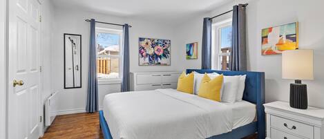 2 bedrooms, desk, iron/ironing board, WiFi