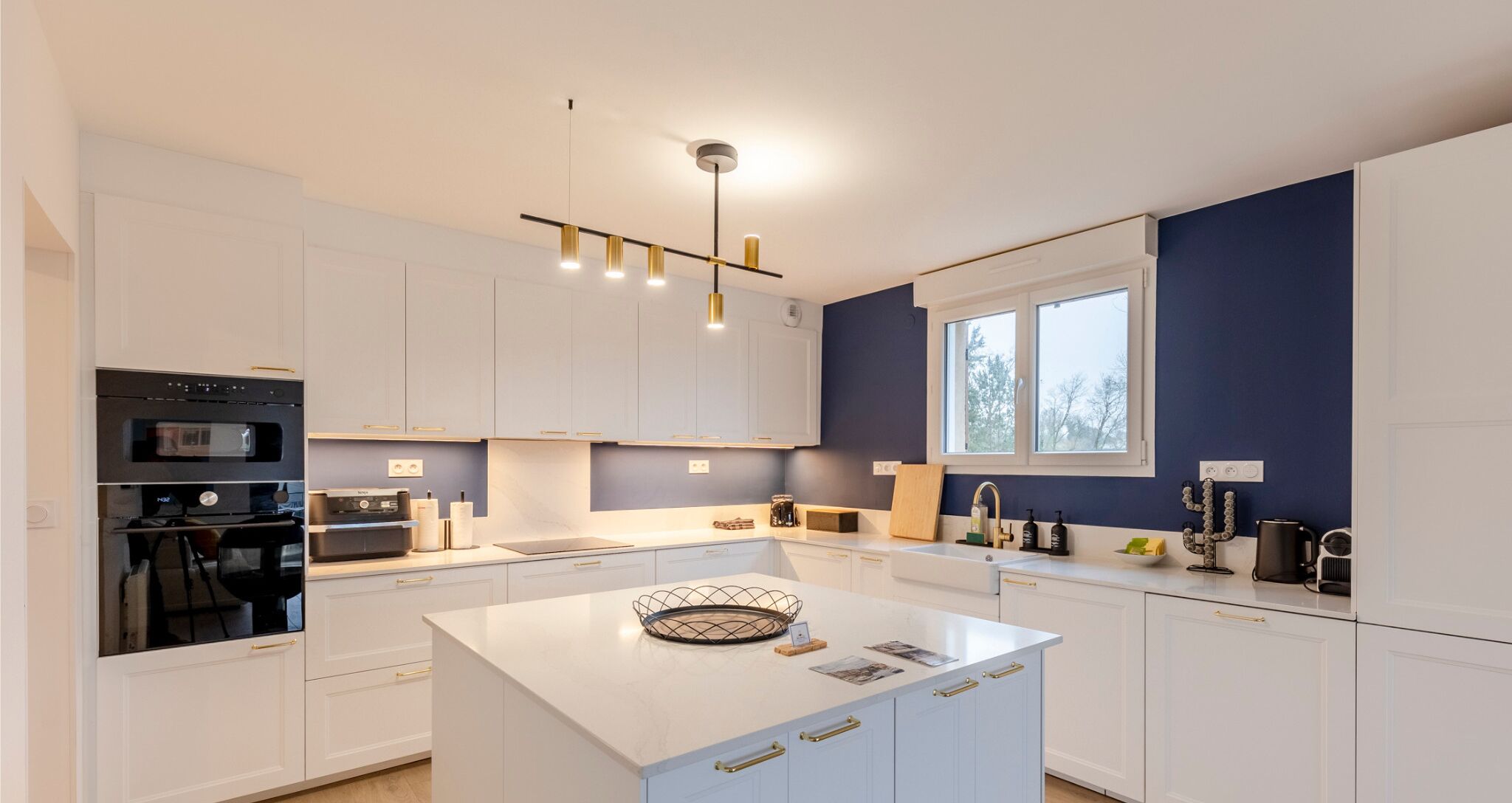 Réfrigérateur, micro-ondes, four, lave-vaisselle