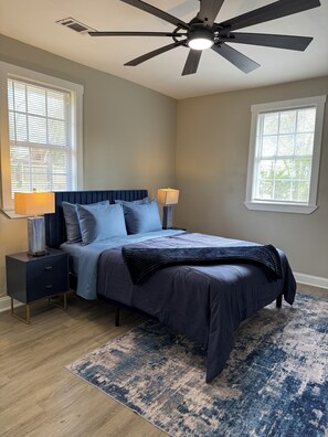 3 bedrooms, iron/ironing board, WiFi, bed sheets