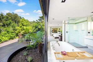 Luxury Suite, Ocean View | Bathroom | Free toiletries, soap, shampoo, toilet paper - Exclusive Entire Lodge (Kaiteriteri)
