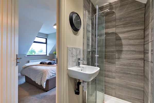 Shower, towels