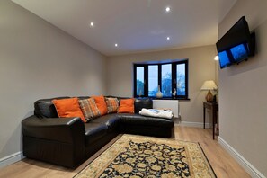 TV - Kingsley Hollows Cottage (Kingsley)