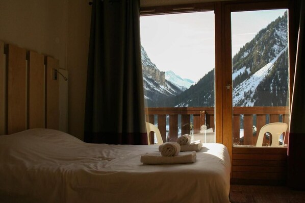 1 bedroom, WiFi, bed sheets