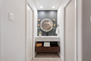 Interior - Barton Hills, Austin Beauty (Austin)