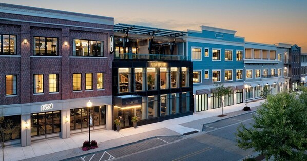 Front of property - Ada Hotel (Ada)