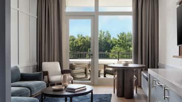 Superior Single Room, 1 King Bed, Non Smoking, Balcony | 1 bedroom, premium bedding, down comforters, pillowtop beds