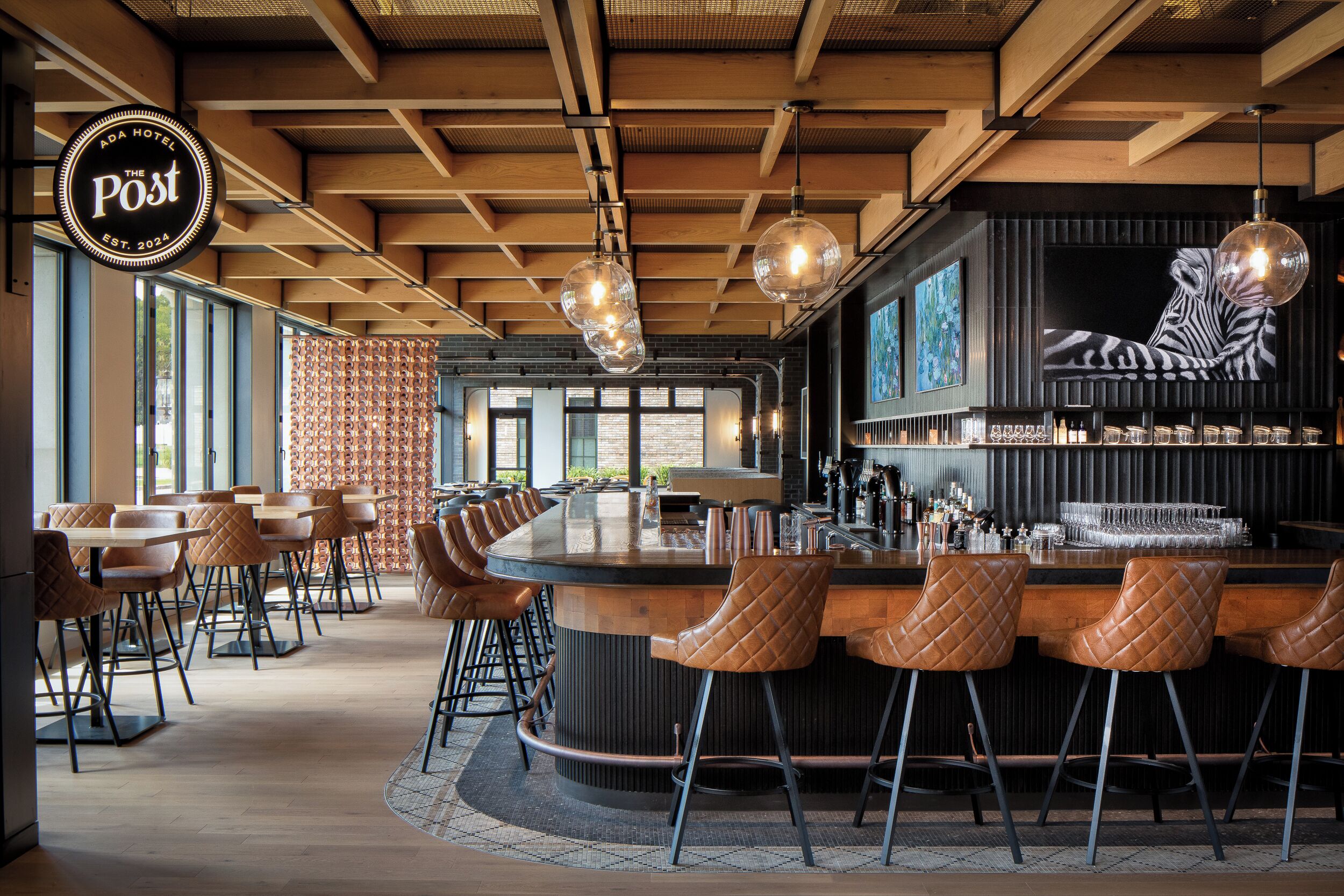 2 restaurants, lunch, dinner, brunch served; American cuisine