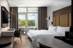 Premium bedding, down comforters, pillowtop beds, in-room safe - Ada Hotel (Ada)