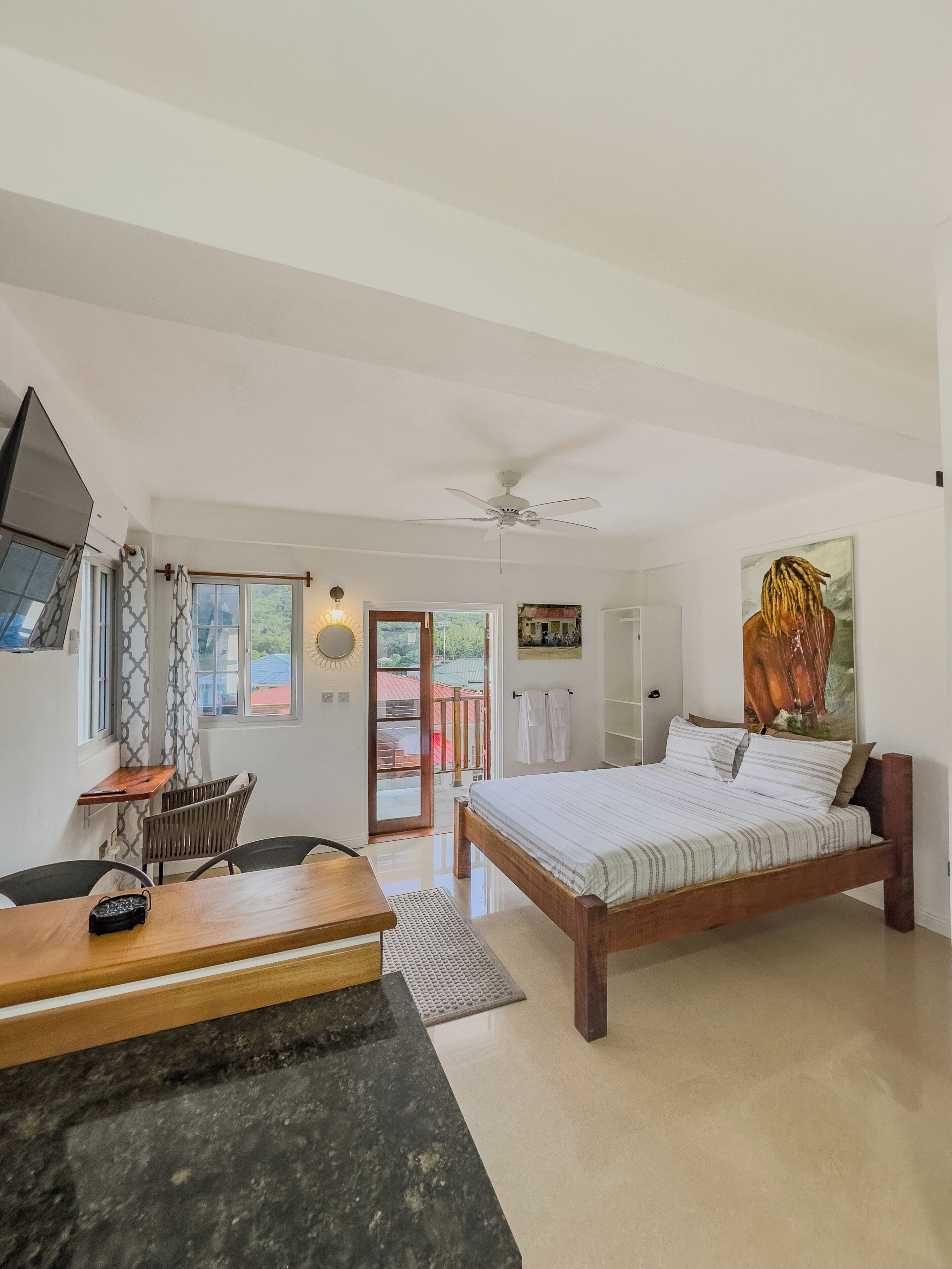 1 habitación, tabla de planchar con plancha, wifi y ropa de cama 