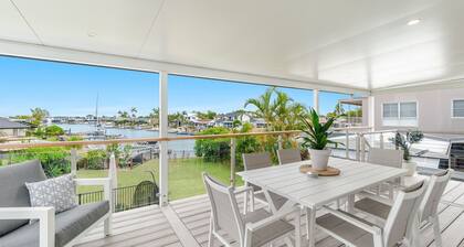 Sunset Waters - Waterfront with Pool - Holiday Yamba
