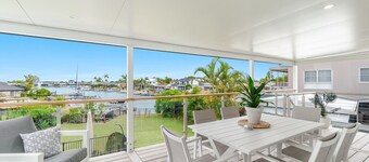 Sunset Waters - Waterfront with Pool - Holiday Yamba