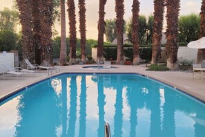 Pool - High-End Mid-Century Condo on the golf course. NEW (Palm Desert)