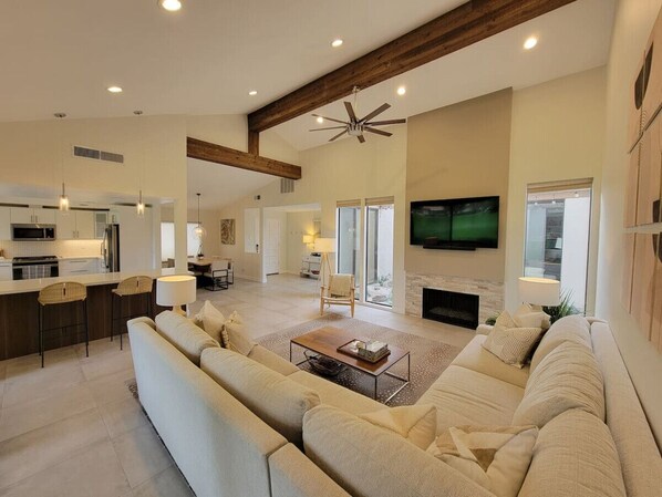 TV, fireplace, stereo