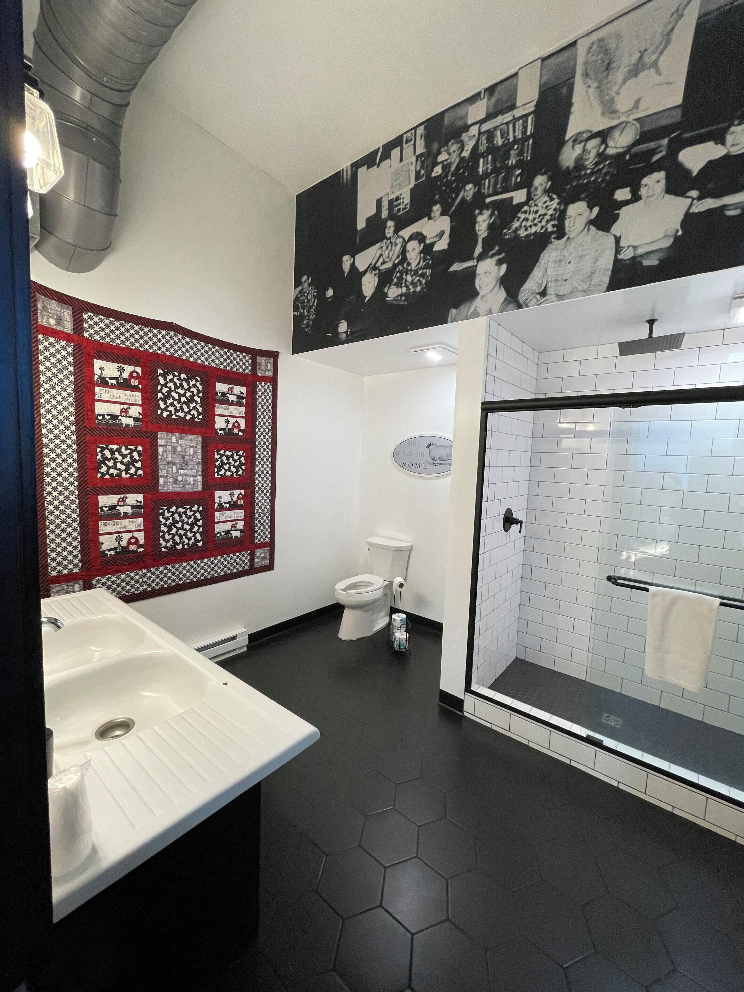 Suite – honeymoon | Bad | Hårføner, håndklær, såpe og sjampo