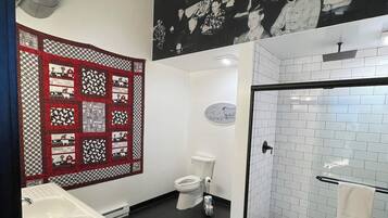 Suite – honeymoon | Bad | Hårføner, håndklær, såpe og sjampo